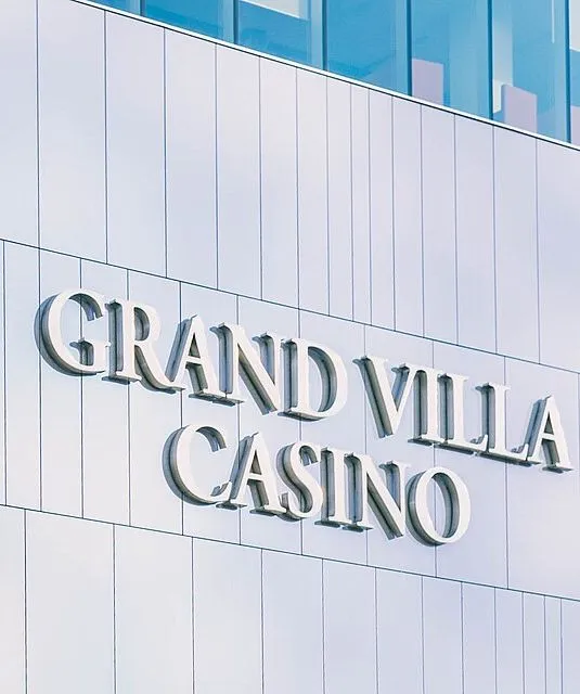 Grand Villa Casino Edmonton, Edmonton: the building from outside
